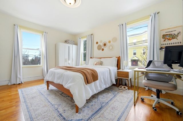 96 Glen St, Somerville, MA 02145