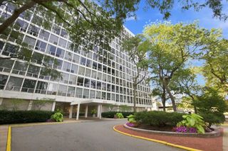 601 E 32ND Street 605, Chicago, IL 60616