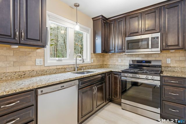 443 South Main Street 32, Manchester, CT 06040