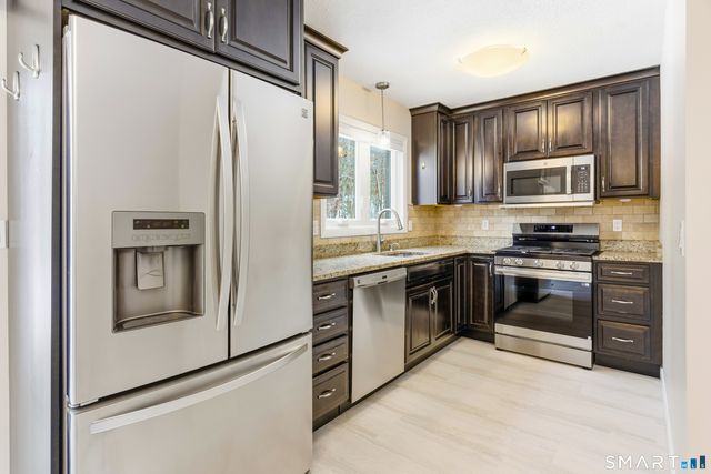 443 South Main Street 32, Manchester, CT 06040