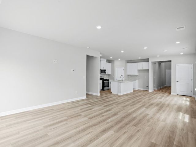 1016 Lauryn Oak Loop, Longs, SC 29568