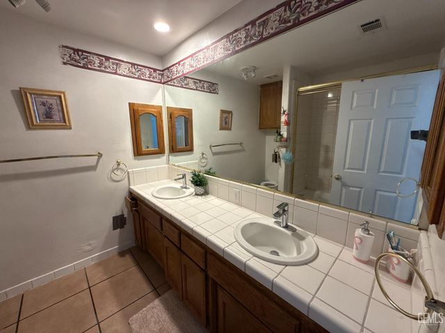 7416 Cherish Rose Lane, Bakersfield, CA 93313