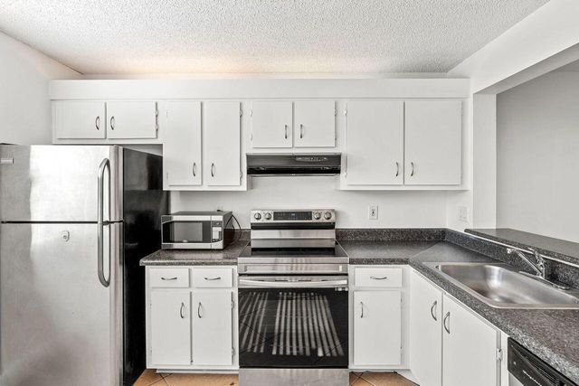 5701 Riverside Drive 106b6, Coral Springs, FL 33067