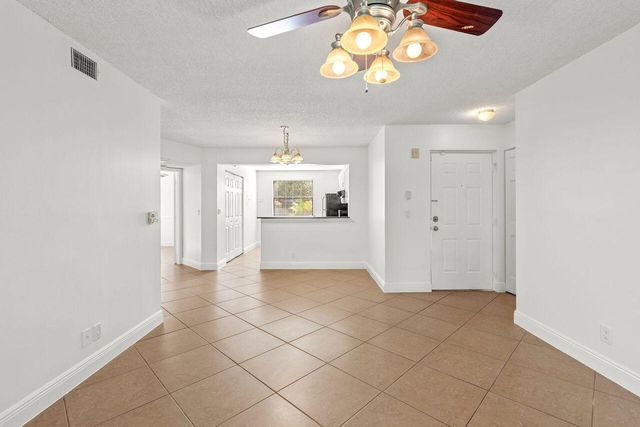 5701 Riverside Drive 106b6, Coral Springs, FL 33067