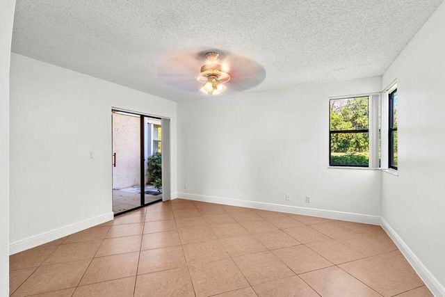 5701 Riverside Drive 106b6, Coral Springs, FL 33067