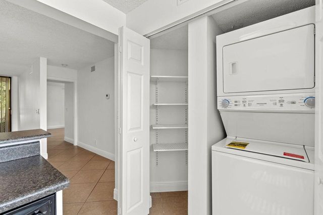 5701 Riverside Drive 106b6, Coral Springs, FL 33067