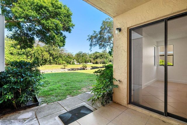 5701 Riverside Drive 106b6, Coral Springs, FL 33067