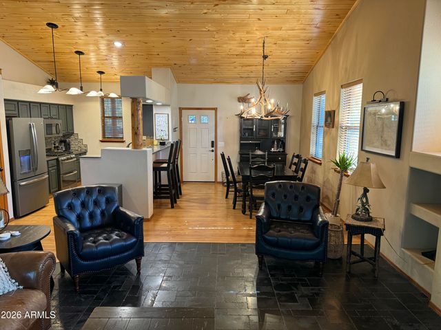 2641 W MAPLE Lane W, Show Low, AZ 85901