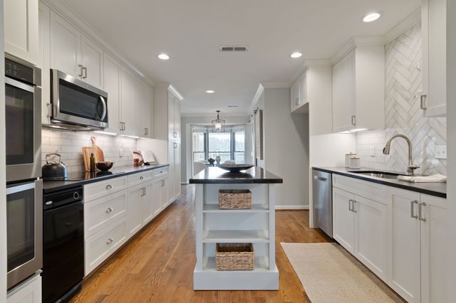 6613 Holt Rd, Nashville, TN 37211