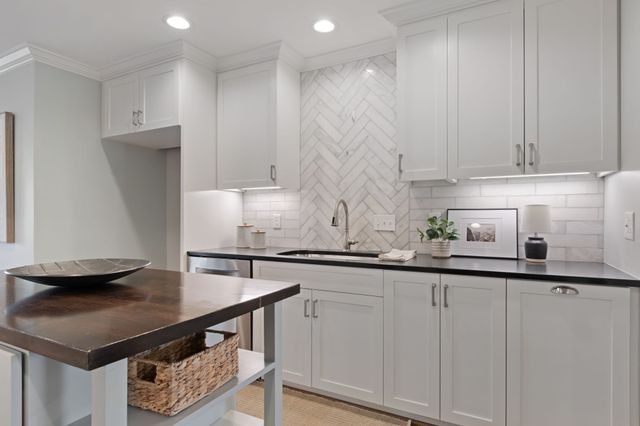 6613 Holt Rd, Nashville, TN 37211