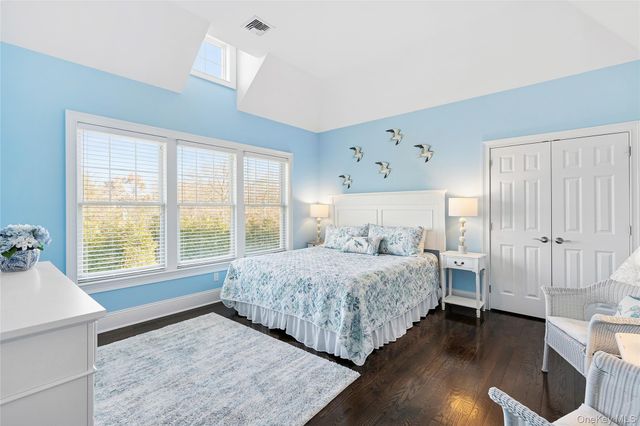 106 E Tiana Road, Hampton Bays, NY 11946