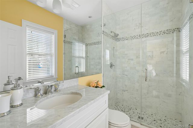 106 E Tiana Road, Hampton Bays, NY 11946