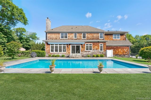 106 E Tiana Road, Hampton Bays, NY 11946