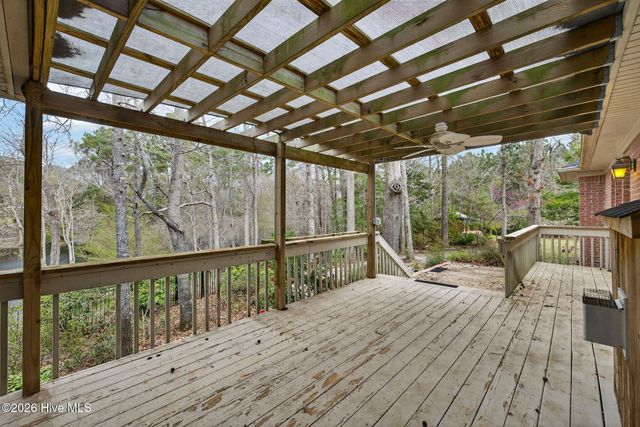 236 Ravenswood Road, Hampstead, NC 28443