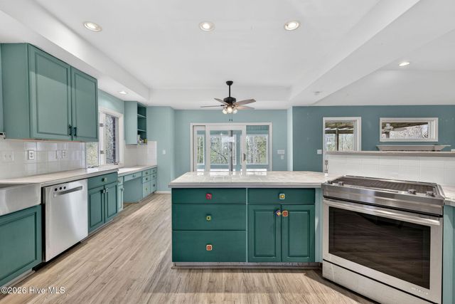 236 Ravenswood Road, Hampstead, NC 28443