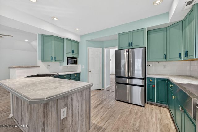 236 Ravenswood Road, Hampstead, NC 28443