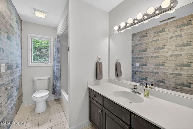236 Ravenswood Road, Hampstead, NC 28443