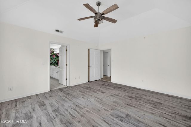 236 Ravenswood Road, Hampstead, NC 28443