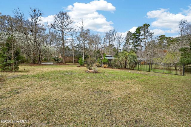 236 Ravenswood Road, Hampstead, NC 28443