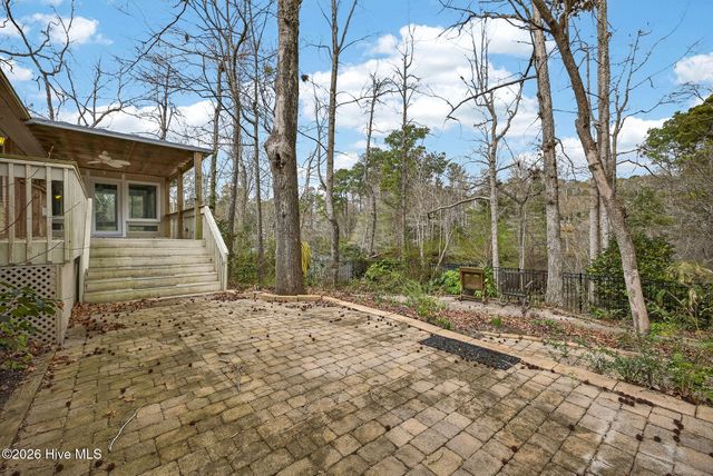 236 Ravenswood Road, Hampstead, NC 28443