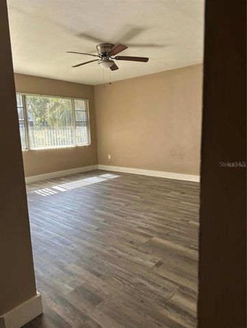 607 E JOHNS AVENUE, Mount Dora, FL 32757