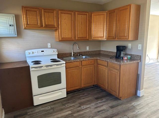 607 E JOHNS AVENUE, Mount Dora, FL 32757