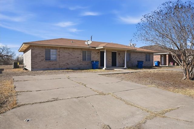 124 Kerry Dr 2, George West, TX 78022