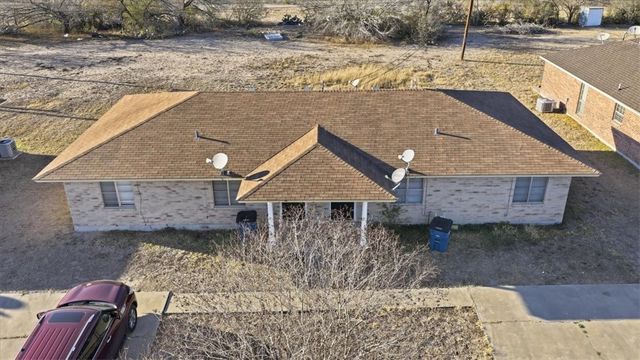 124 Kerry Dr 2, George West, TX 78022