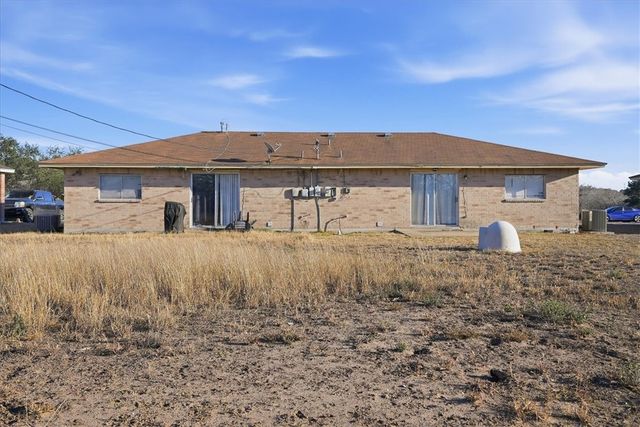 124 Kerry Dr 2, George West, TX 78022