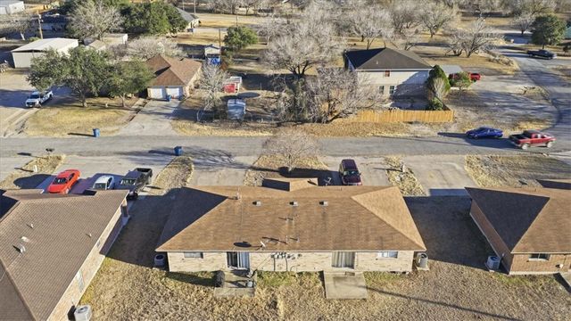 124 Kerry Dr 2, George West, TX 78022