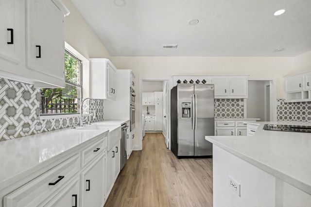 14214 Ridgewood Lake Court, Houston, TX 77062