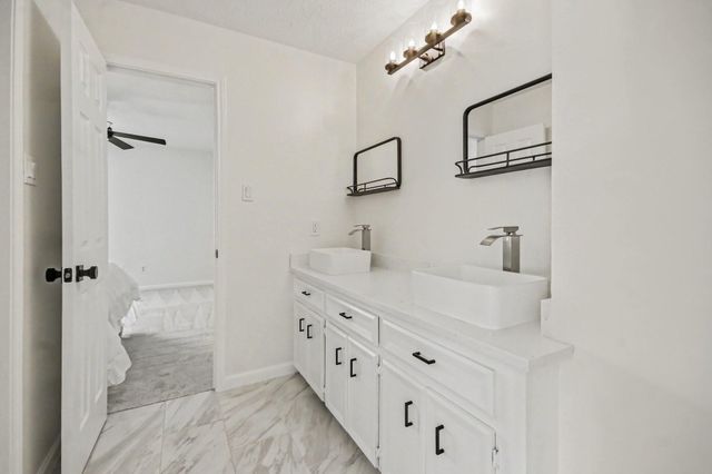 14214 Ridgewood Lake Court, Houston, TX 77062