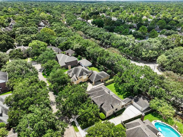 14214 Ridgewood Lake Court, Houston, TX 77062