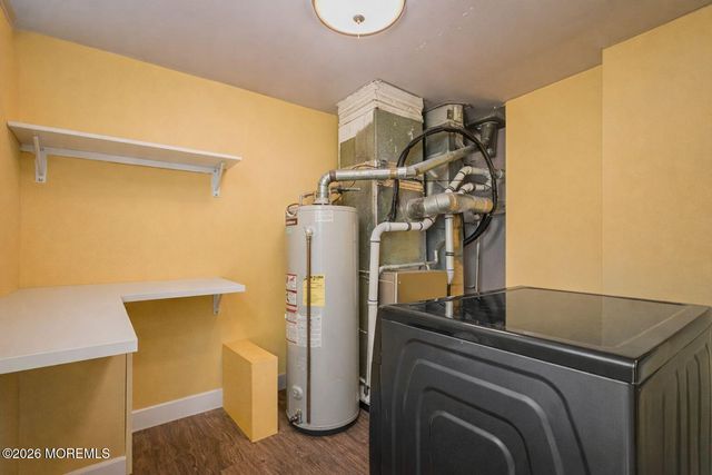 2 Sahara Court, Toms River, NJ 08753