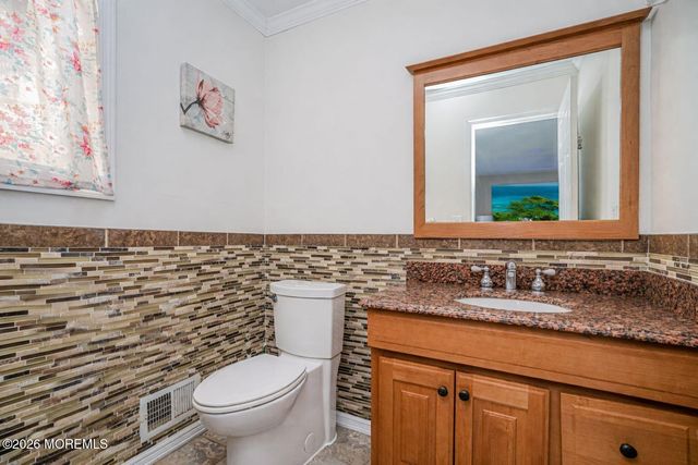 2 Sahara Court, Toms River, NJ 08753