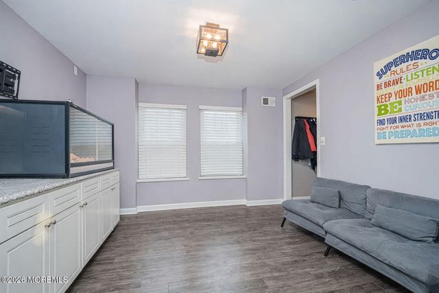 2 Sahara Court, Toms River, NJ 08753