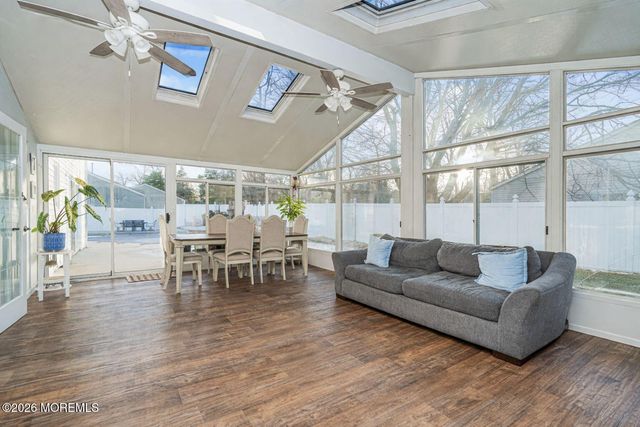 2 Sahara Court, Toms River, NJ 08753