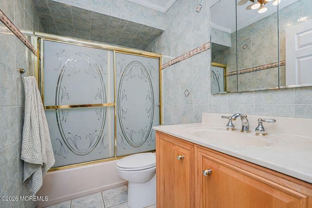 2 Sahara Court, Toms River, NJ 08753