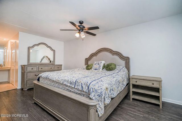 2 Sahara Court, Toms River, NJ 08753