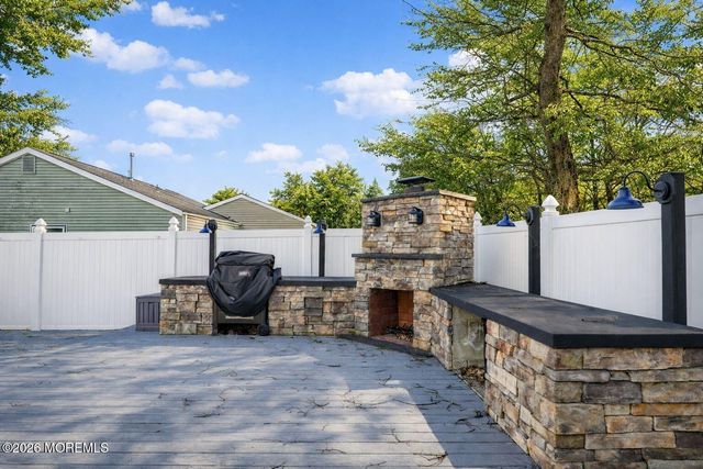 2 Sahara Court, Toms River, NJ 08753