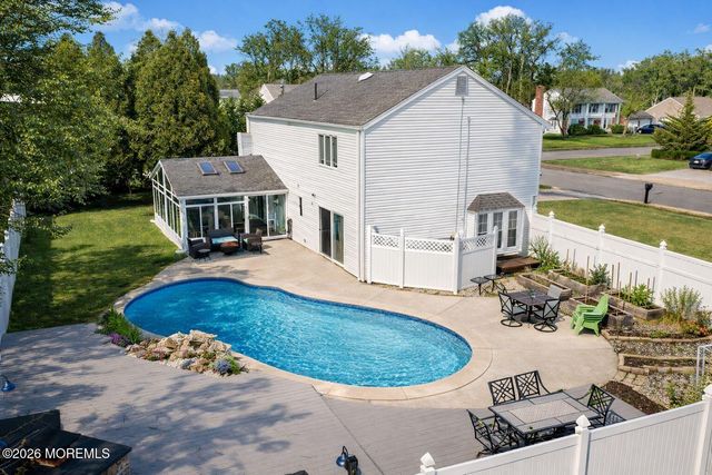 2 Sahara Court, Toms River, NJ 08753