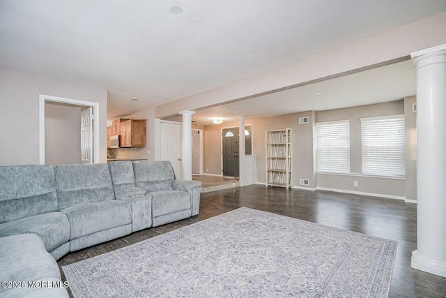 2 Sahara Court, Toms River, NJ 08753