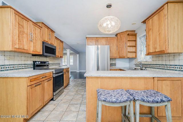 2 Sahara Court, Toms River, NJ 08753