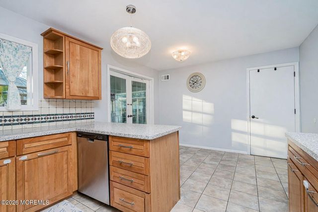 2 Sahara Court, Toms River, NJ 08753