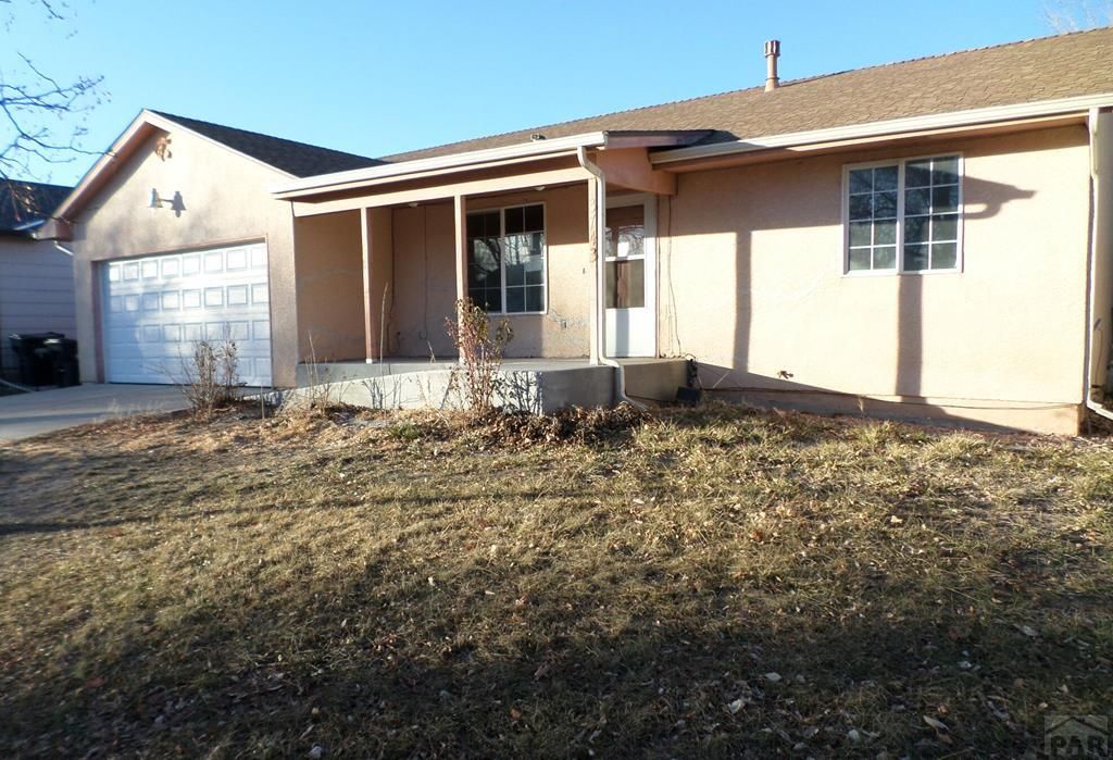 3743 Bobcat Lane, Pueblo, CO 81005
