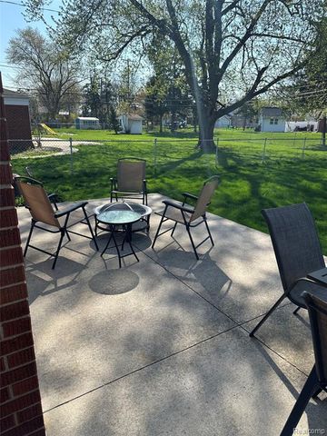 12942 Ray Drive, Warren, MI 48088