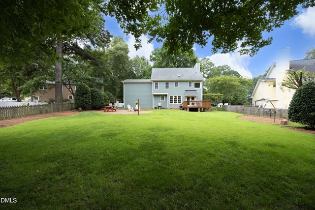 620 St Vincent Drive, Holly Springs, NC 27540