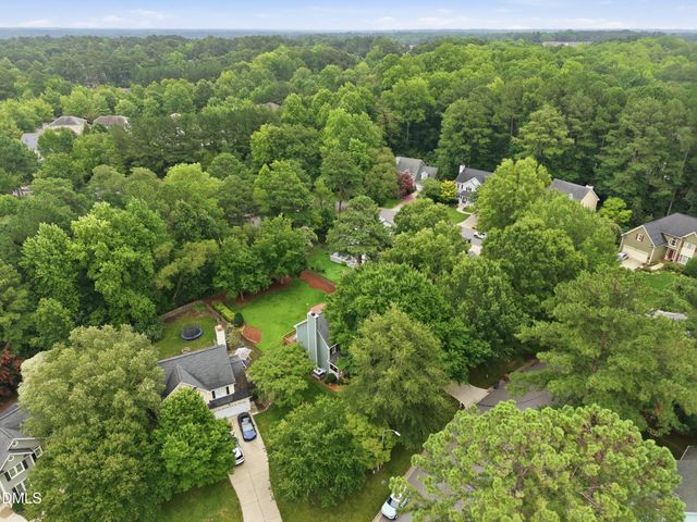 620 St Vincent Drive, Holly Springs, NC 27540
