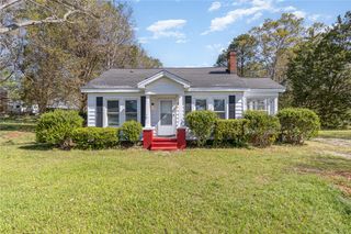 96 Main Street, Pelzer, SC 29669