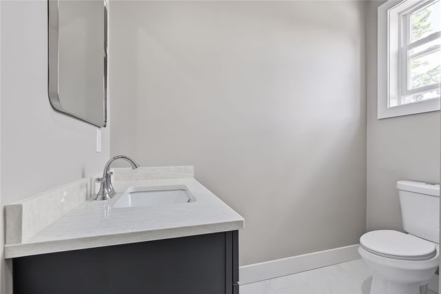 4 Rounds Avenue, East Providence, RI 02915